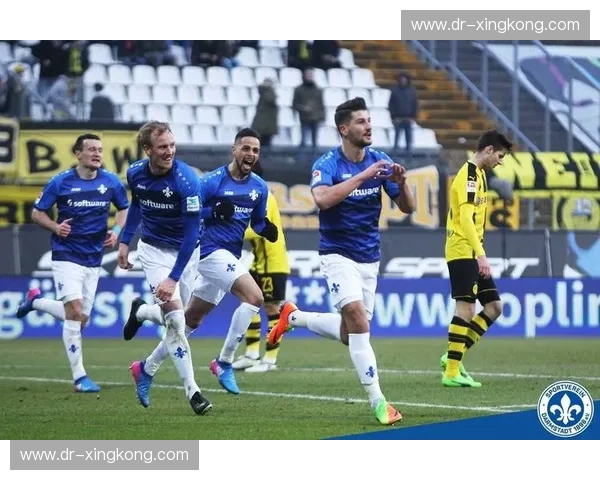 绝境中的狂欢:波鸿与达姆施塔特的生存尊严之战 绝境中的狂欢:波鸿与达姆施塔特的生存尊严之战